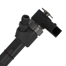 Laad de afbeelding in de galerijviewer, Common Rail Assembly compatible for Mercedes C200 2001-2003 0445110189