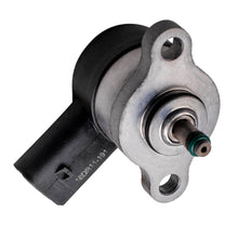 Laad de afbeelding in de galerijviewer, geschikt voor Mercedes-Benz C-Class W202 C 200 CDI 1998-2000 Fuel Pump Pressure Valve