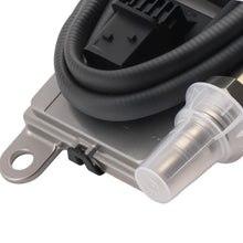 Laad de afbeelding in de galerijviewer, 2x NOx-sensor geschikt voor Mercedes-Benz Actros Atego Antos Euro6 A0101531528