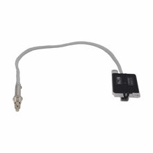Laad de afbeelding in de galerijviewer, NOX Sensor Nitrogen Oxide Sensor geschikt voor Mercedes Benz Actros Axor Euro6 Truck A0101531628