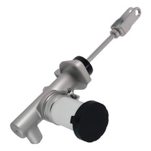 Laad de afbeelding in de galerijviewer, Hoofdkoppelingscilinder geschikt voor Nissan D21 2.4 101hp 2.5D 75hp 3061059G00