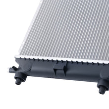 Laad de afbeelding in de galerijviewer, Radiateur Water geschikt voor Mercedes-Benz 124 190 1982-1993 A2015000503