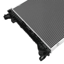 Laad de afbeelding in de galerijviewer, Aluminium Radiateur geschikt voor Audi A4 Quattro 2009 MT 8K0121251H AU3010148