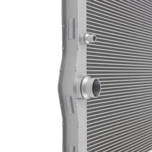 Laad de afbeelding in de galerijviewer, Aluminium Radiateur geschikt voor BMW M2 M3 M4 3.0L Manual Transmissie 17112284607