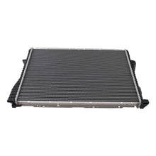 Laad de afbeelding in de galerijviewer, 1 Row Radiateur geschikt voor BMW E39 E60 525i 530i 540i 1999-2006 17111436063