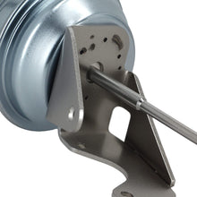 Laad de afbeelding in de galerijviewer, Turbo Actuator geschikt voor Mercedes-Benz Sprinter 215/315/415/515 CDI 110Kw