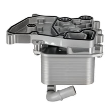 Laad de afbeelding in de galerijviewer, OIL COOLER ENGINE OIL COOLER geschikt voor Audi A4 A5 A6 A7 A8 Q5 Q7 geschikt voor VW Touareg 3.0 059117015P